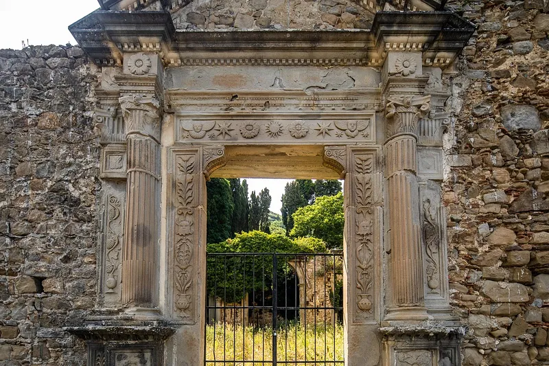 Ruderi Chiesa di Santa Maria della Scala - Ucria