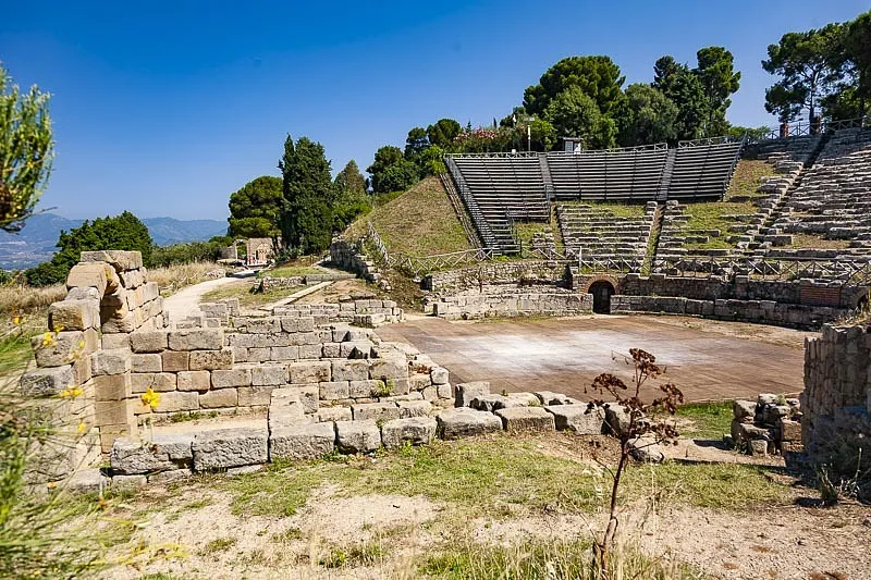 Area archeologica e Teatro greco di Tindari